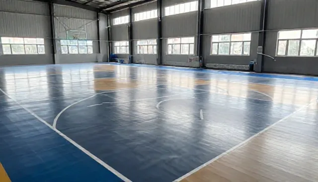 篮球场地面材料选择有哪些实际问题？